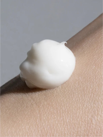 Silk Skin Hand Cream, Woody Amber & Leather - 270 ml